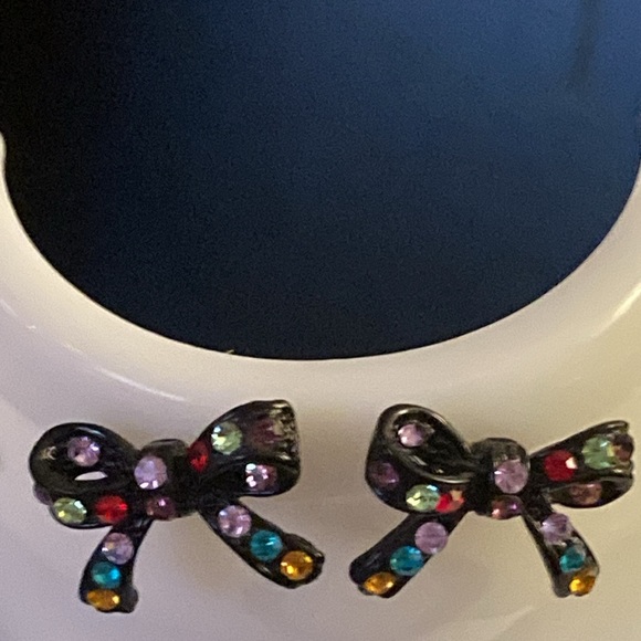 NWOT - VIDA Vintage Black Bow Crystal Pendant, Mesh Chain & Matching Earrings - Picture 7 of 14